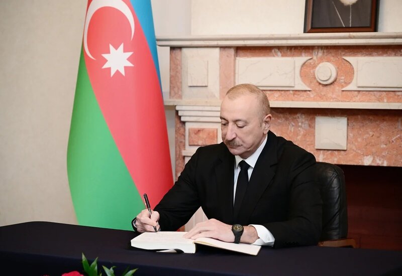 İlham Əliyev Gürcüstanın Azərbaycandakı səfirliyində olub, başsağlığı verib