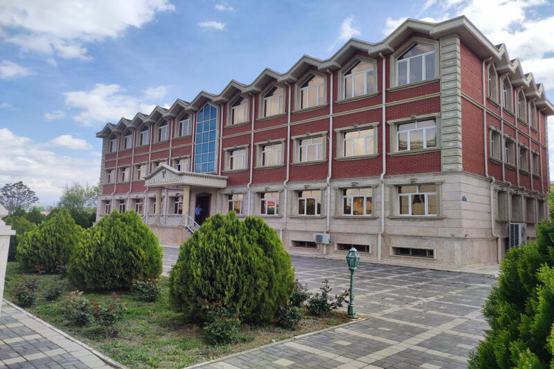 Naxçıvan xəstəxanasının baş həkimi işdən çıxarıldı