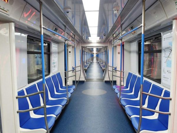 Bu metro vaqonlarında oturacaqlar istiqamətini dəyişir - VİDEO