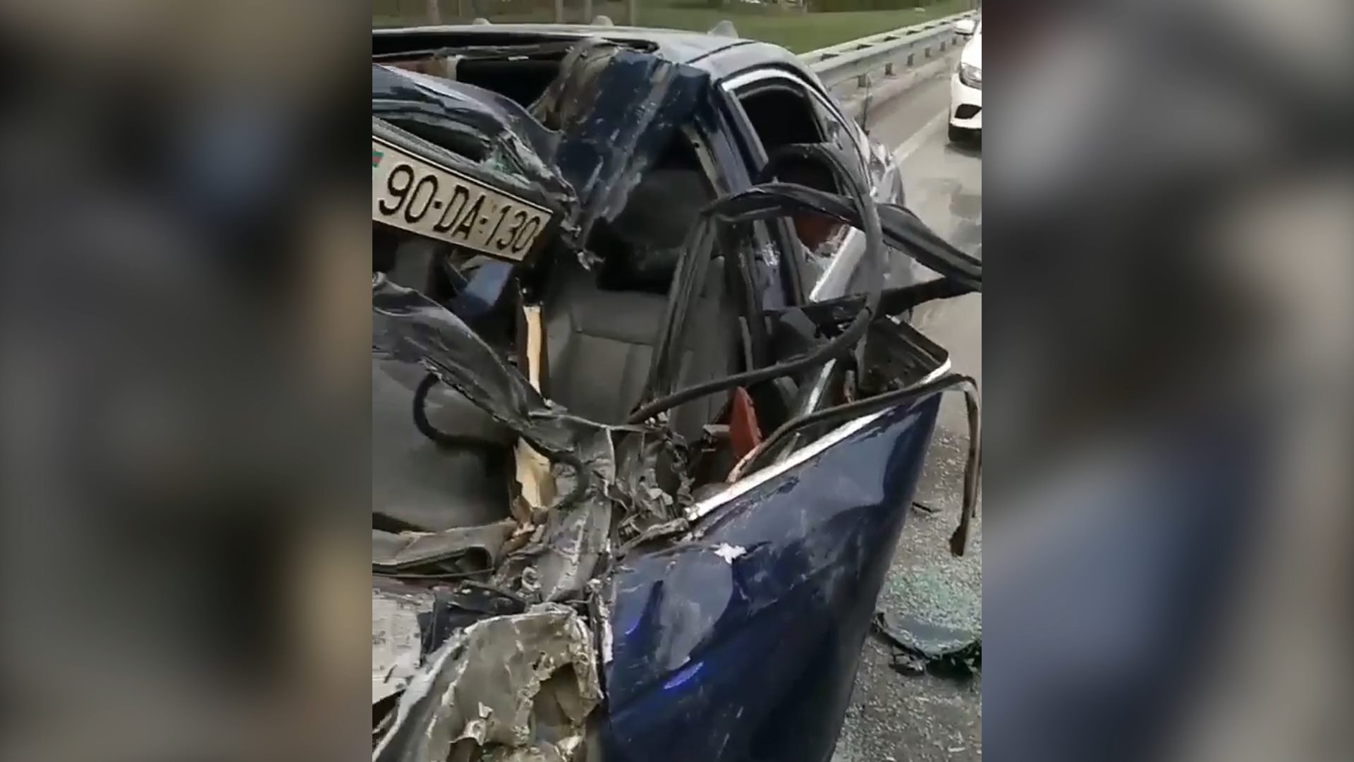 Aeroport yolunda BMW yük maşınına çırpıldı - VİDEO