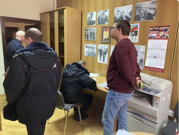El məsəlini əyani göstərən rusiyalı deputata ağlasığmaz cəza - FOTO