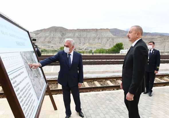 Prezident Ordubad dəmir yolu stansiyası ilə tanış oldu - YENİLƏNİB+FOTO
