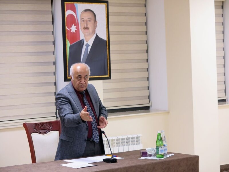 Şah İsmayıl Xətai mövzusu sosial şəbəkədə gündəm oldu - Tarixçi alimdən açıqlama