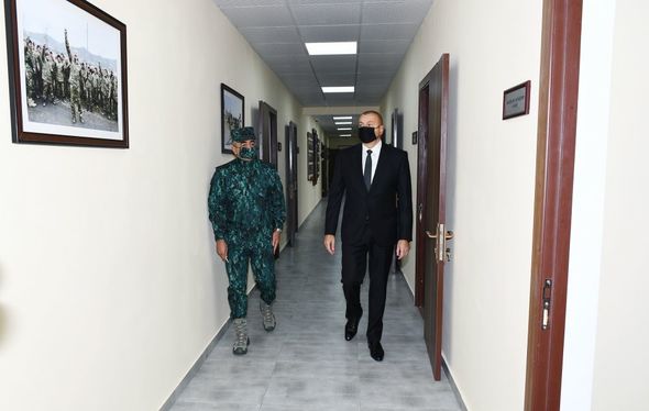 Zəngilanda İlham Əliyevə zirehli texnikalar və silahlar təqdim olundu - FOTO