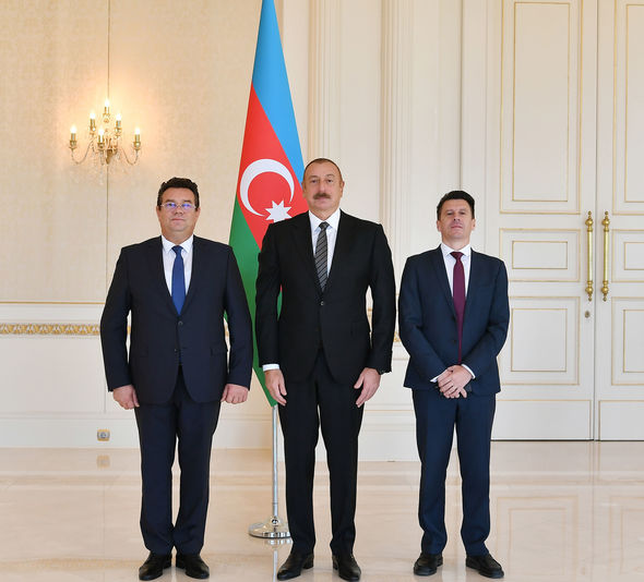 Azərbaycan Prezidenti rumıniyalı səfirlə görüşdü - FOTO
