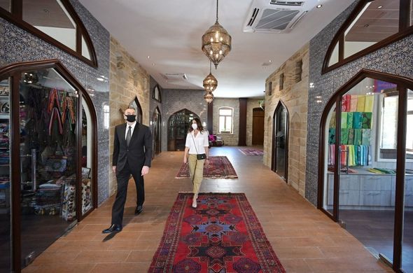 İlham Əliyev və Mehriban Əliyeva İçərişəhərdə - FOTO