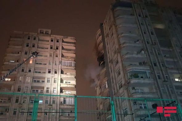 Bakıda hündürmərtəbəli binada yanğın baş verib - FOTO/VİDEO + YENİLƏNİB