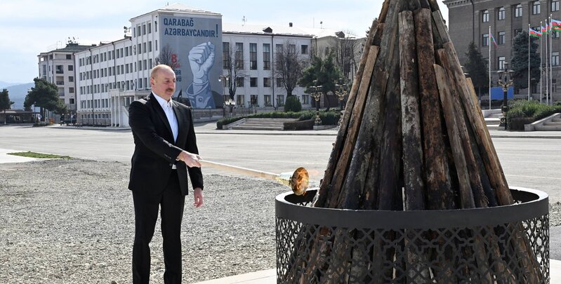 Müzəffər Ali Baş Komandan xalqa Novruz təbriklərini Xankəndi şəhərindən ünvanladı