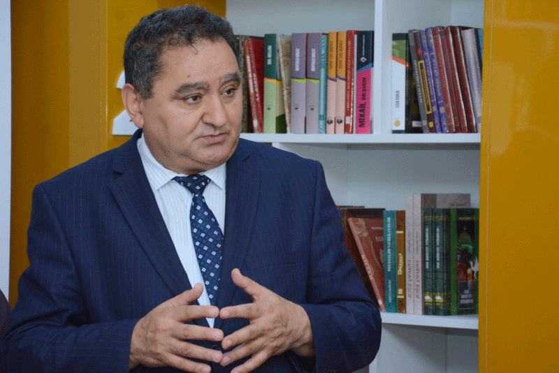 Deputat onun yazdıqlarına reaksiya verməyənləri təhqir etdi 