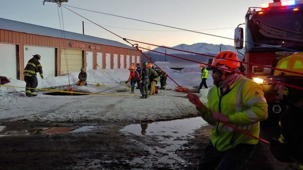 Kişinin ayaqları altından "yer qaçdı" - FOTO/VİDEO