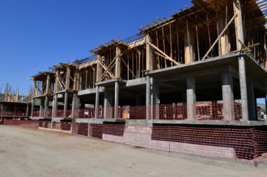 Prezident Cəbrayıl Yaşayış Kompleksində aparılan tikinti işləri ilə tanış oldu - FOTOLAR