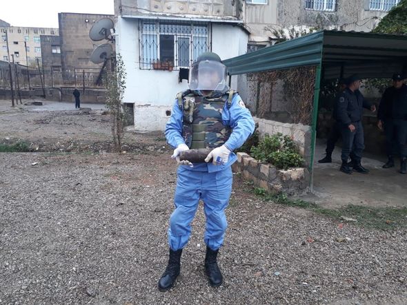 Bakıda zibillikdən top mərmisi tapıldı - FOTO