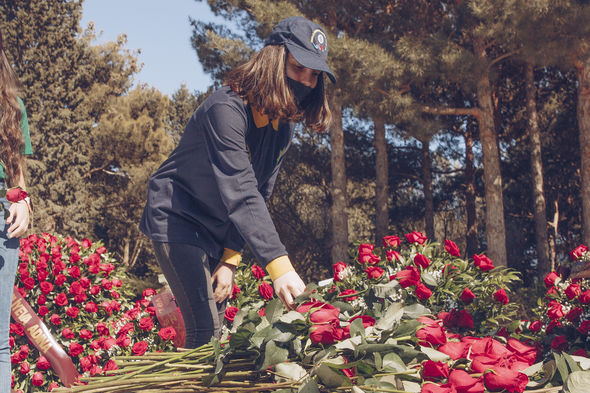 Azərbaycan könüllüləri akademik Zərifə Əliyevanın xatirəsini yad ediblər - FOTO