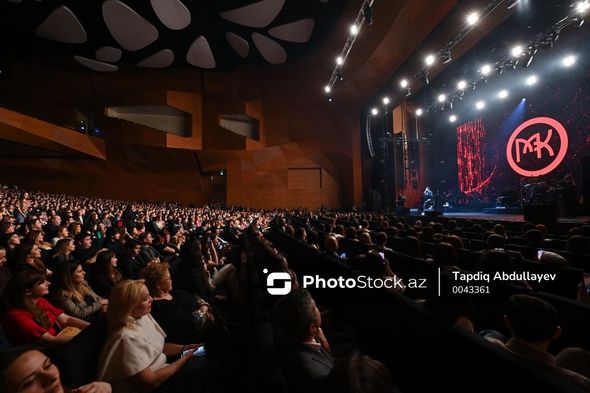 Mahsun Kırmızıgülün Bakıdakı konsertindən FOTOREPORTAJ