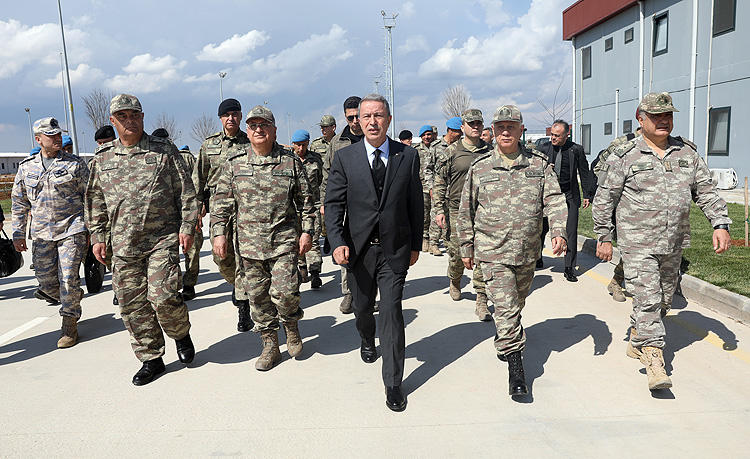 Akar və ordu komandanları Liviyaya getdi