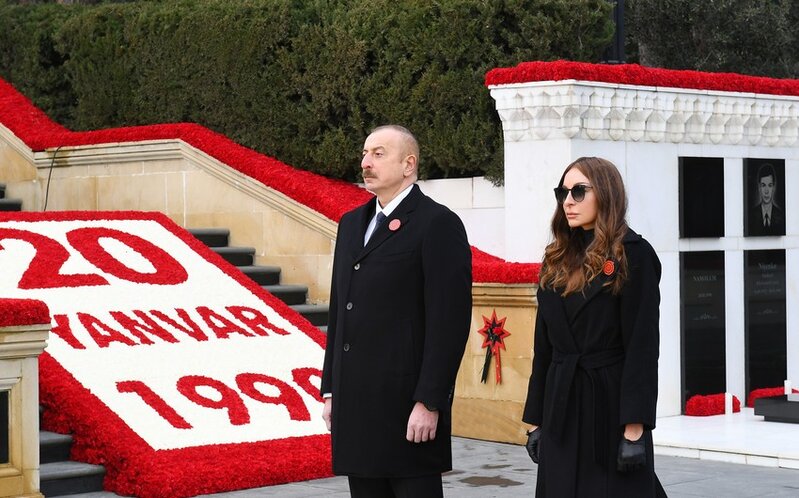 Prezident və xanımı Şəhidlər xiyabanını ziyarət etdilər - YENİLƏNİB