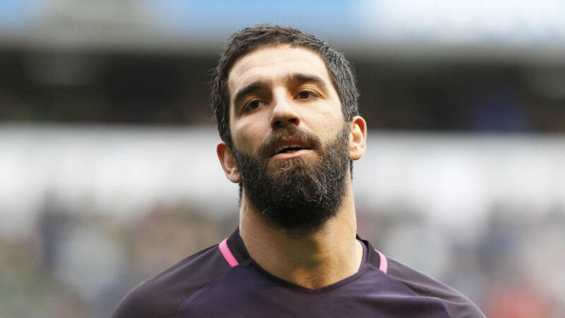 Arda Turan vergidən yayınmaqda ittiham edilir