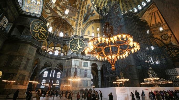 Ayasofya 86 ildən sonra ibadətə açıldı - QƏRAR