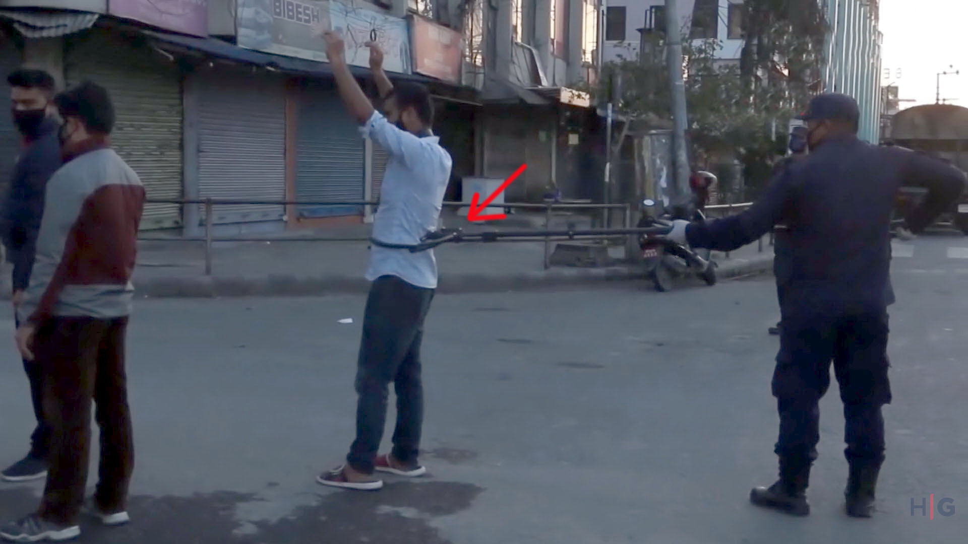 Karantinə uymadıqları üçün qısqacla "ovlananlar" belə cəzalandırıldılar - VİDEO