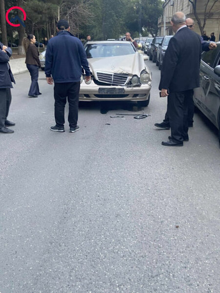 AMEA-nın həyətində zəncirvari qəza — FOTOLAR 