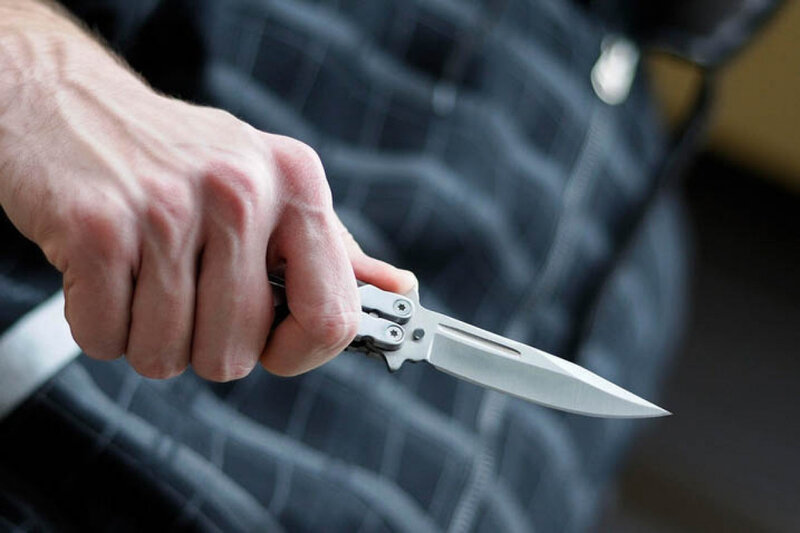 18 yaşlı oğlan 54 yaşlı qonşusunu qətlə yetirdi - Polisə könüllü təslim oldu