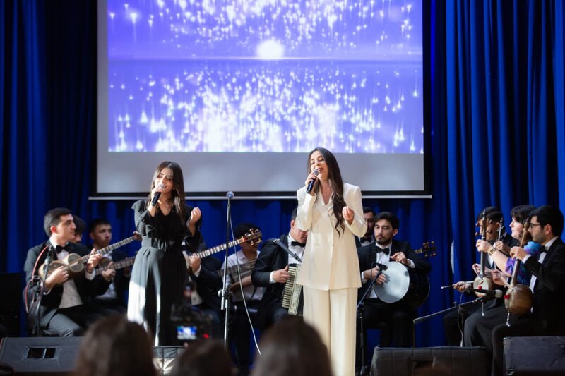 Humanitar Kollecdə təntənəli hesabat konserti keçirildi - FOTOLAR