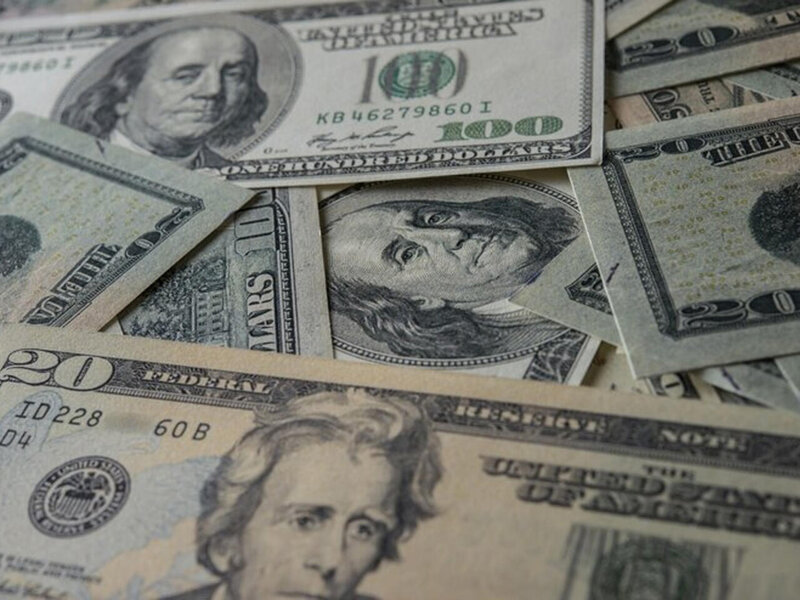 Dollar almaq istəyənlər OXUSUN