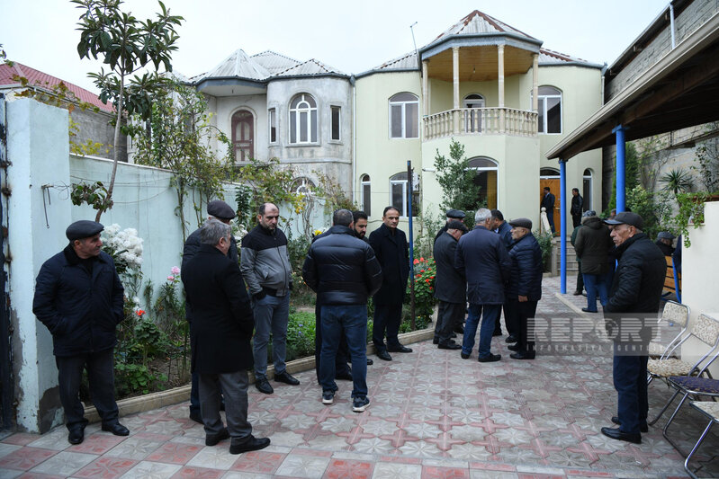 Bakıda avtomobillə vurularaq öldürülən alim dəfn olundu - FOTO