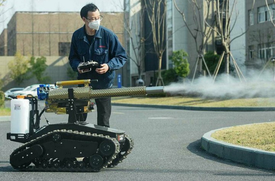 Koronavirusla mübarizə üçün robot yaradıldı - FOTO
