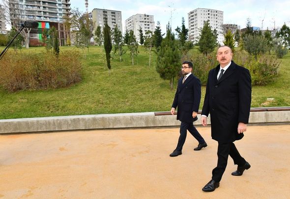 İlham Əliyev Bakıda Mərkəzi Parkın ikinci hissəsinin açılışında iştirak etdi - FOTOLAR