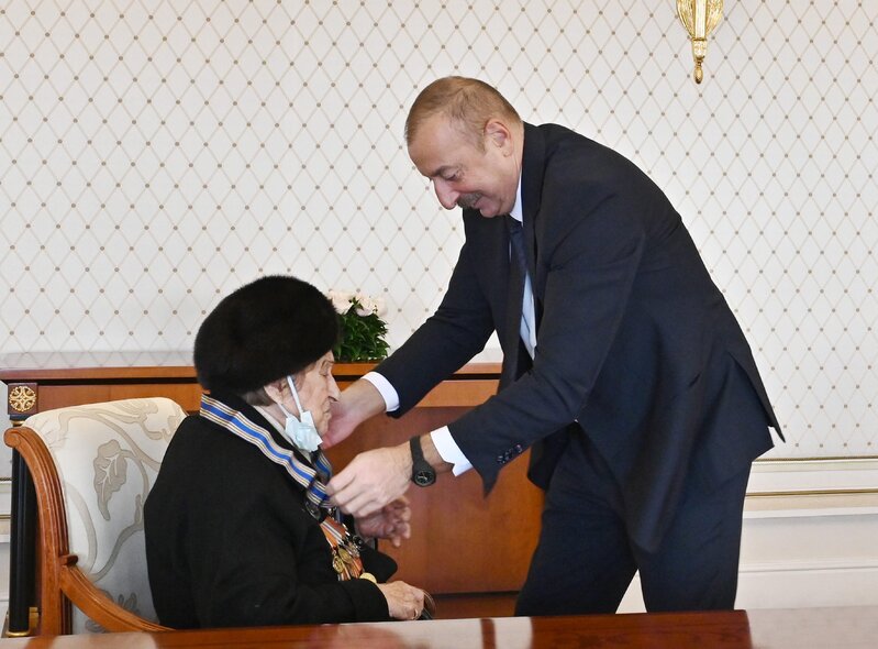 Prezident Fatma Səttarovaya 