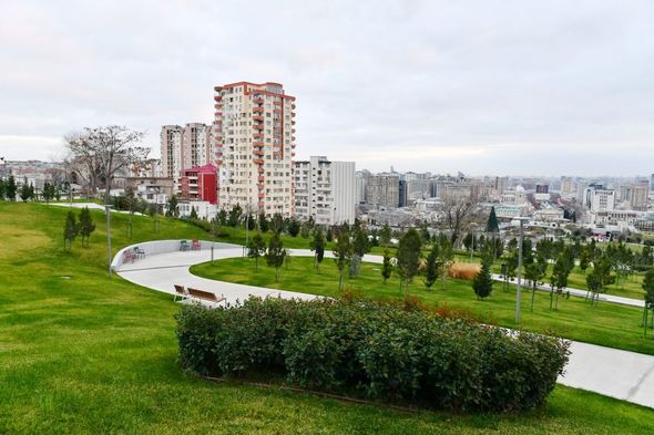 İlham Əliyev Bakıda Mərkəzi Parkın ikinci hissəsinin açılışında iştirak etdi - FOTOLAR