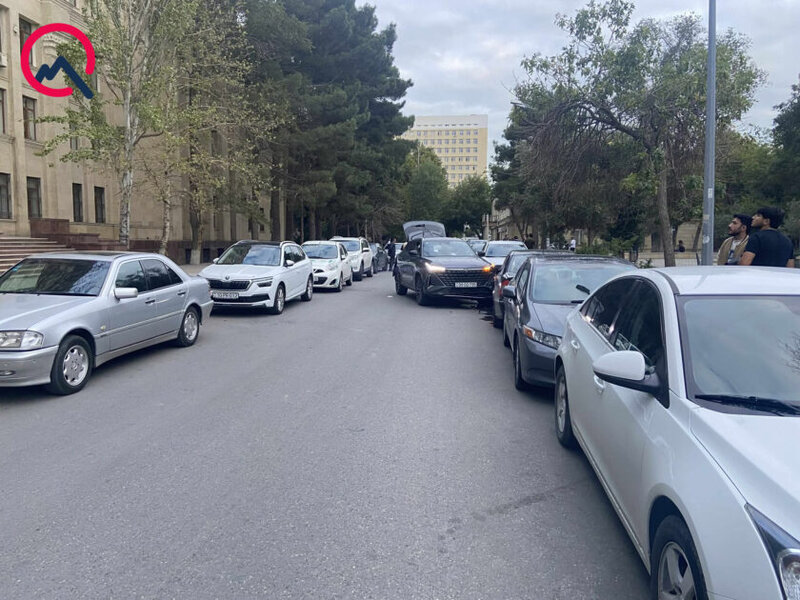 AMEA-nın həyətində zəncirvari qəza — FOTOLAR 