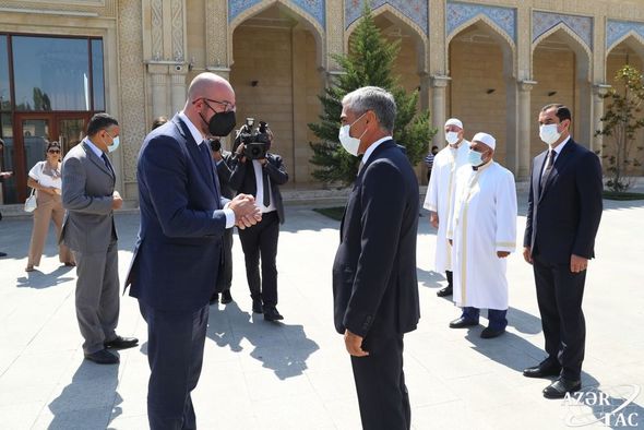 Avropa İttifaqı Şurasının Prezidenti Şamaxı Cümə məscidində - FOTO