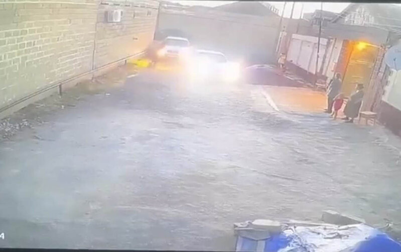 Maşınla bir neçə dəfə həmyerlisinin üzərindən keçdi - Qobustanda dəhşətli hadisə