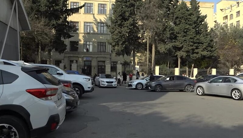 Dərsdə oturduğumuz yerdə hər gün cərimələr gəlir' - Müəllimlərdən parkinq barədə ŞİKAYƏT