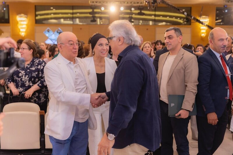 Kəmaləddin Heydərov festivalı xanımı ilə izlədi - Fotolar