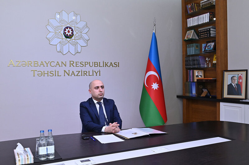 Təhsil naziri ənənəvi dərslərin dayandırılması qərarını ŞƏRH ETDİ