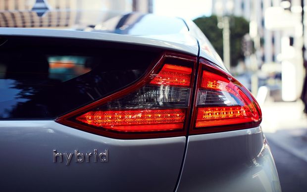 Azərbaycan hibrid avtomobil alışını artırıb