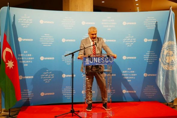 Heydər Əliyev Fondunun təşkilatçılığı ilə UNESCO-nun baş qərargahında Azərbaycan xalçalarının sərgisi açılıb