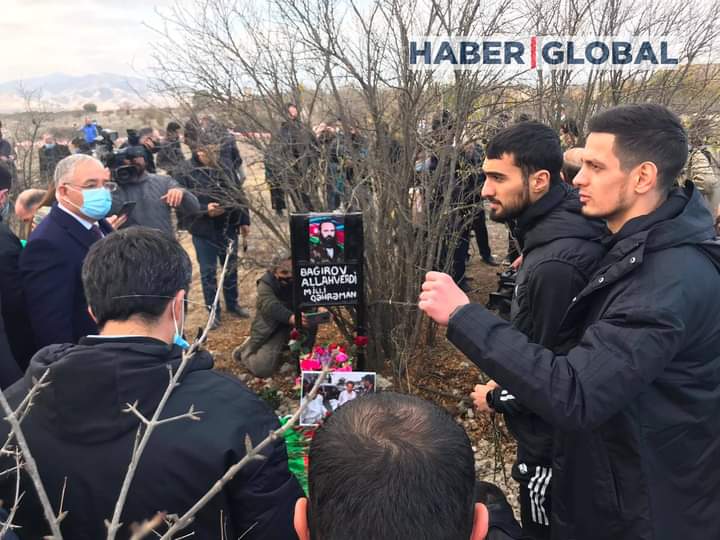 "Qarabağ"ın təmsilçiləri Allahverdi Bağırovun məzarını ziyarət edib -FOTO