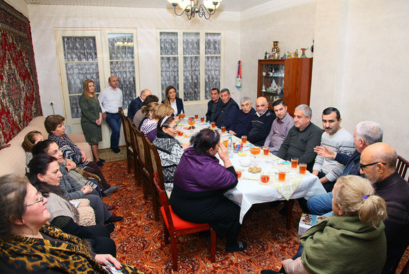 Deputatlığa namizəd Könül Nurullayeva hər bir seçicisi ilə görüşmək niyyətindədir - FOTO/VİDEO