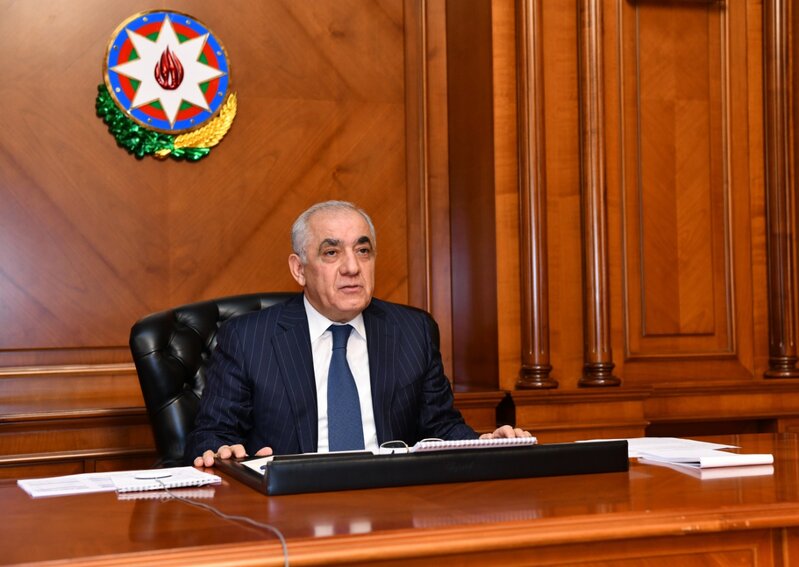 Baş nazir karantinə nəzarətlə bağlı Operativ Qərargahı topladı - FOTO