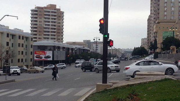 İşıqforların dayanması qəzalara səbəb olubmu? - RƏSMİ 