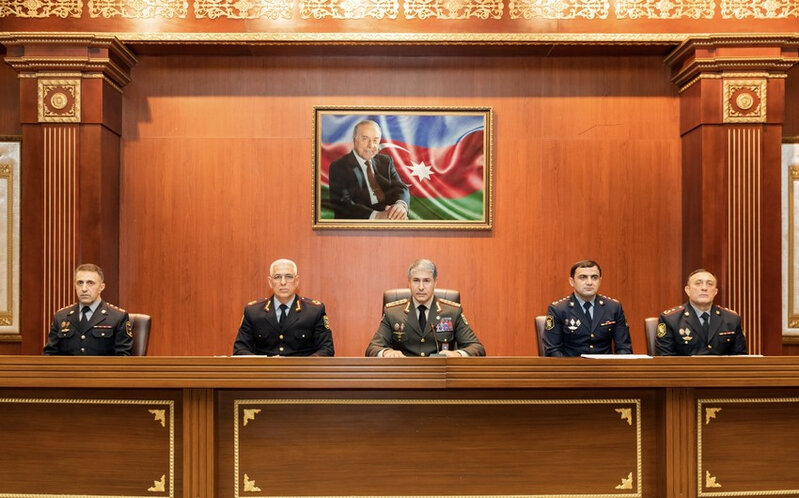 Vilayət Eyvazov polislərdən vətəndaşlarla nəzakətli davranmağı tələb edib