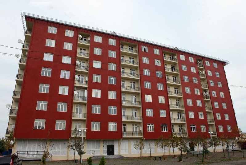 Bir qrup şəhid ailəsi və Qarabağ müharibəsi əlili mənzillərlə təmin edildi - FOTO