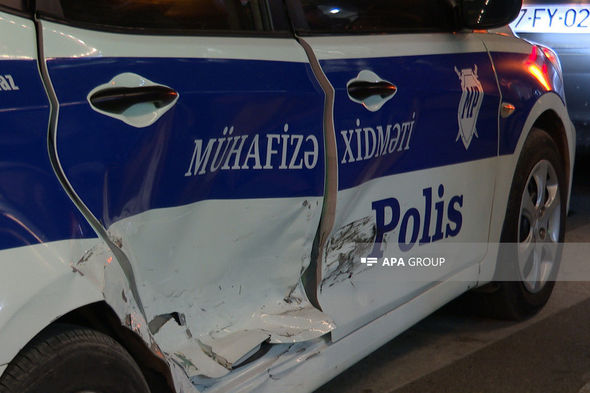 Bakıda polis maşını qəzaya düşdü - FOTO