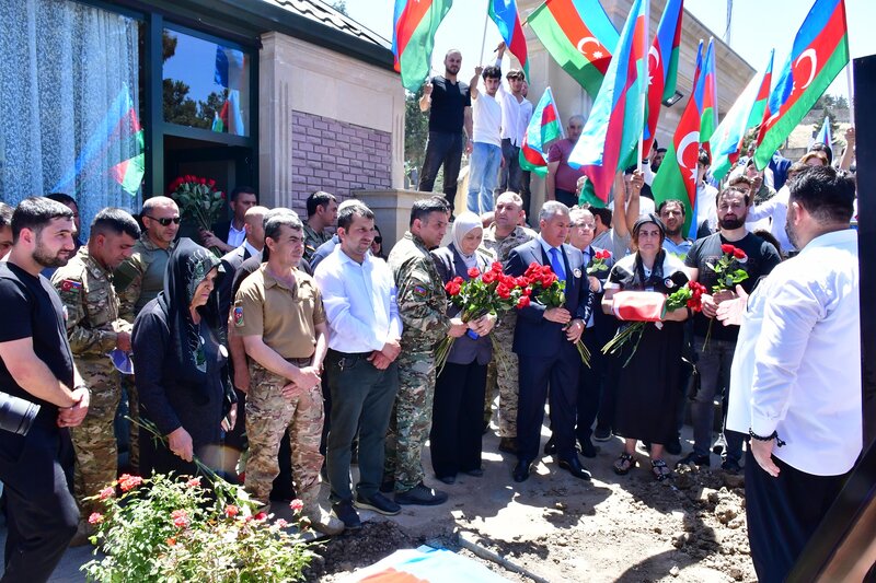 Birinci Qarabağ Müharibəsi şəhidi Rövşən Əliyev Xırdalan Şəhidlər Xiyabanında dəfn edildi - FOTOLAR