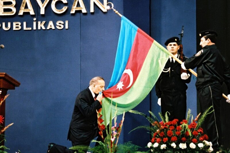 Bu gün Azərbaycanın siyasi tarixini dəyişən gündür – Heydər Əliyev faktoru... 