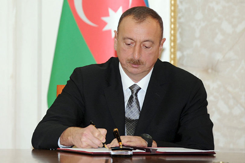İlham Əliyev kənd təsərrüfatının inkişafında xidmətləri olan bir qrup şəxsi təltif edib 